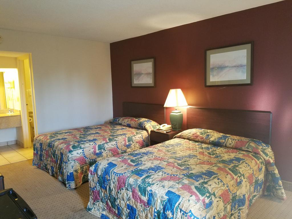 American Inn Skippers/Emporia Area Екстериор снимка