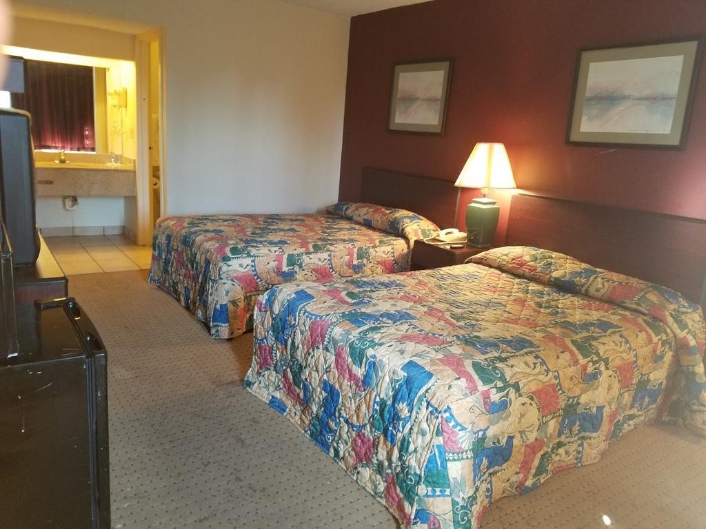 American Inn Skippers/Emporia Area Екстериор снимка